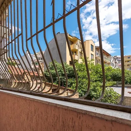 Spacious 2br In The Center Appartement Varna