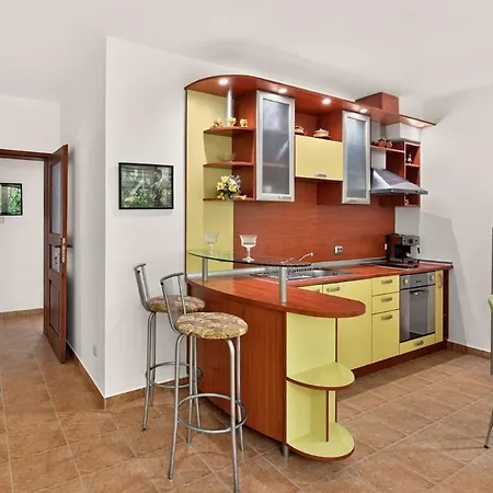 Spacious 2br In The Center Apartament Varna