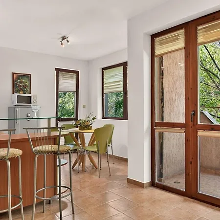 Spacious 2br In The Center Apartament