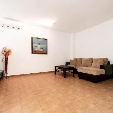 Spacious 2br In The Center * Varna