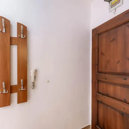 Spacious 2br In The Center * Warna