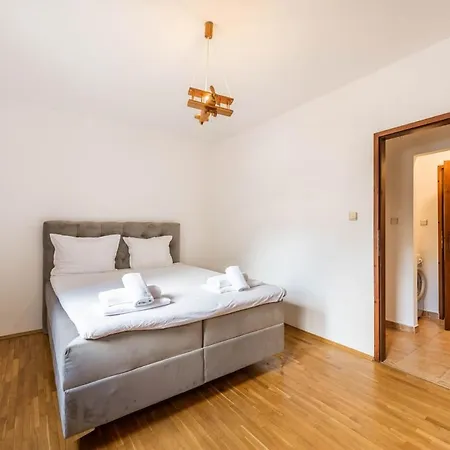Spacious 2br In The Center Apartament *